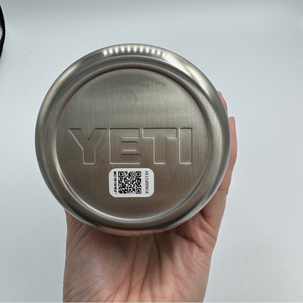 YETI Rambler 26oz Bottle Tan Camo - Picture 7 of 8